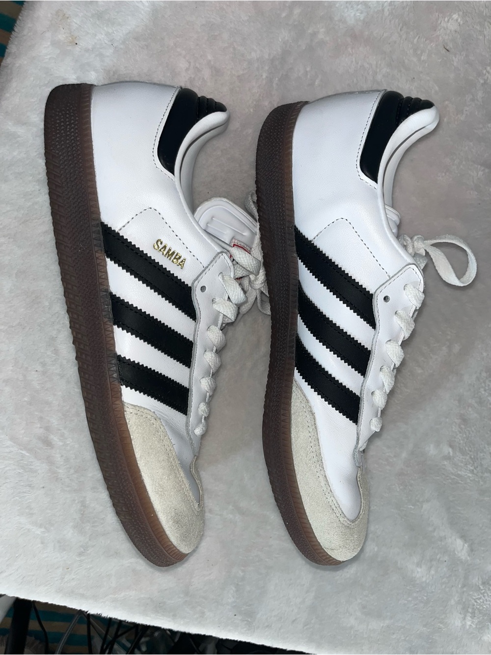 Adidas Men’s 9 White & Black Samba Classic Indoors Sneakers Gum Sole